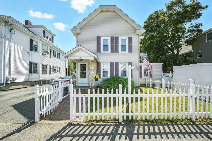 35 Sumner St, Quincy, MA 02169