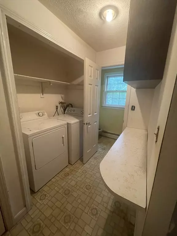 Medfield, MA 02052,14 Snyder Road