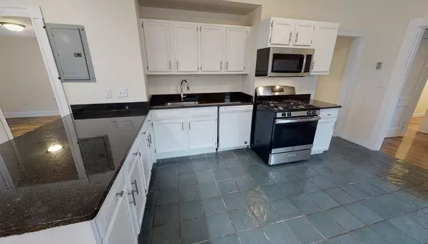 Cambridge, MA 02140,2572 Massachusetts Ave #02