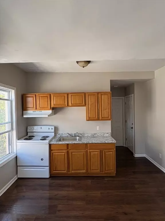 12 Harmony St #3 N, New Bedford, MA 02744