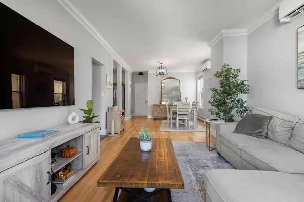 Brookline, MA 02445,118 Franklin St #3