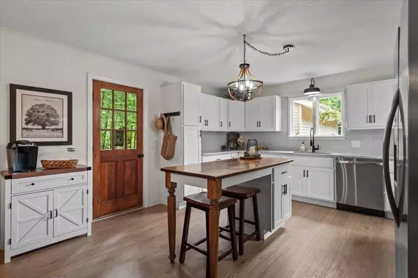 Hardwick, MA 01031,822 Hardwick Rd