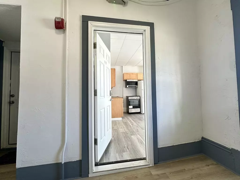 Worcester, MA 01610,10 Allen Street #1F