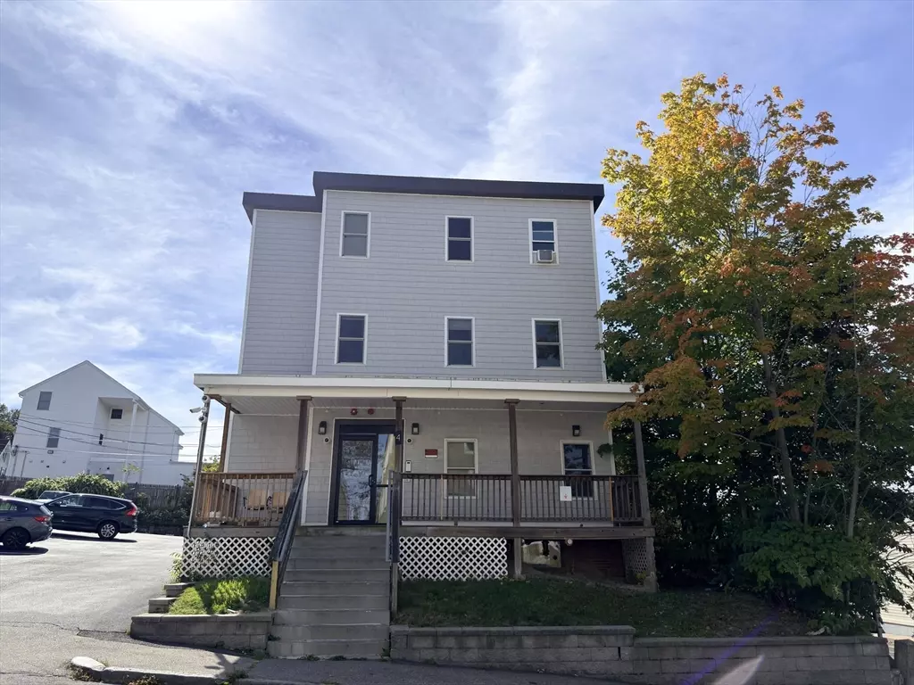 Worcester, MA 01610,4 Allen Street #4