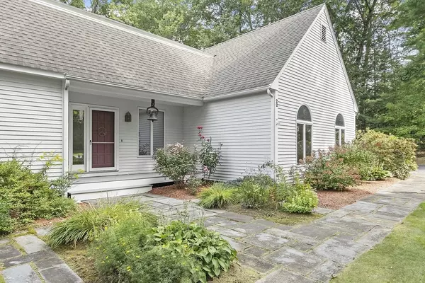 Bolton, MA 01740,22 Kettle Hole Road