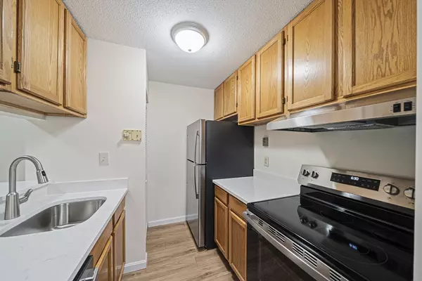 Brewster, MA 02631,100 Fletcher Ln #E