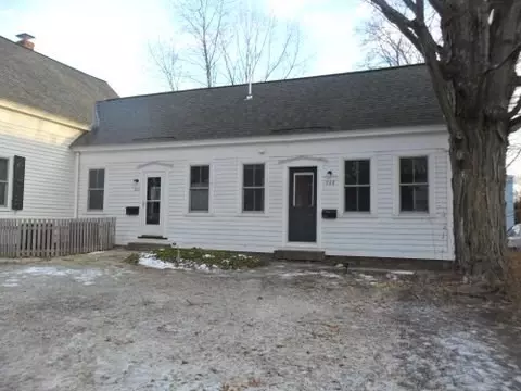 Ashland, MA 01721,208 Union Street #2