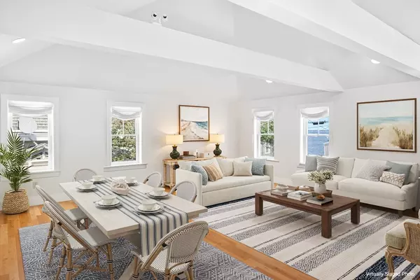 Provincetown, MA 02657,162 Commercial Street