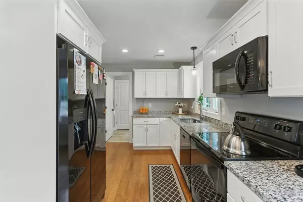 Taunton, MA 02780,4A Lawton St #A