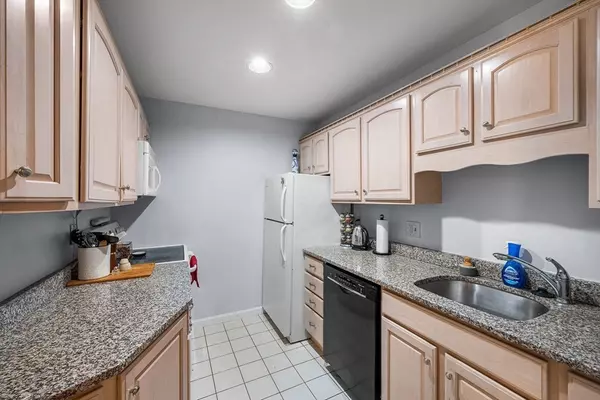 Malden, MA 02148,42 Loomis St #217