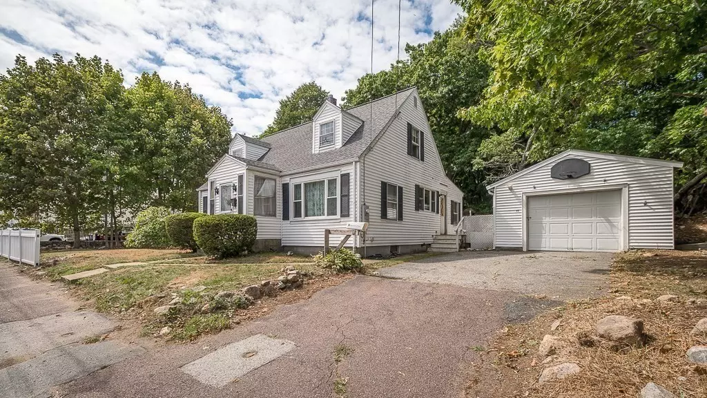 22 Sadler St, Gloucester, MA 01930