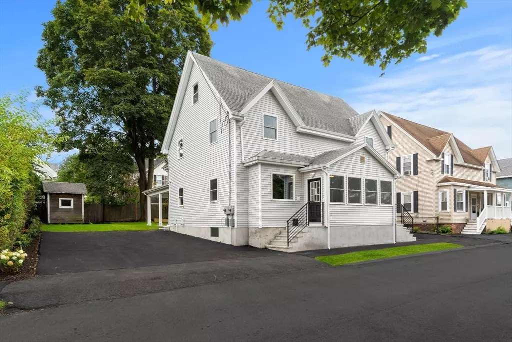 North Andover, MA 01845,58-60 May St