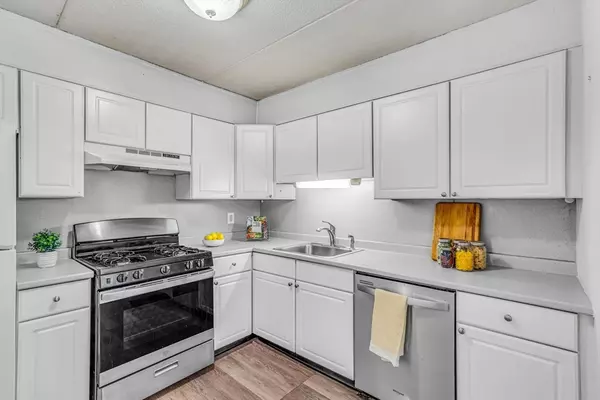 1550 Worcester Road #101, Framingham, MA 01702