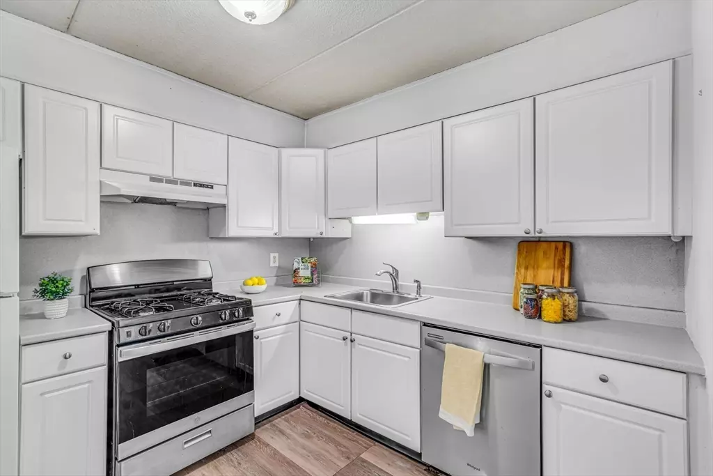 Framingham, MA 01702,1550 Worcester Road #101