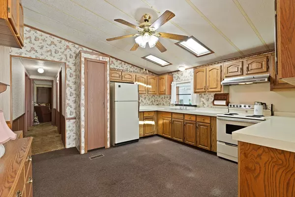 West Bridgewater, MA 02379,8 American Ave