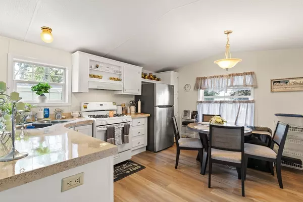 Taunton, MA 02780,279 Lothrop St