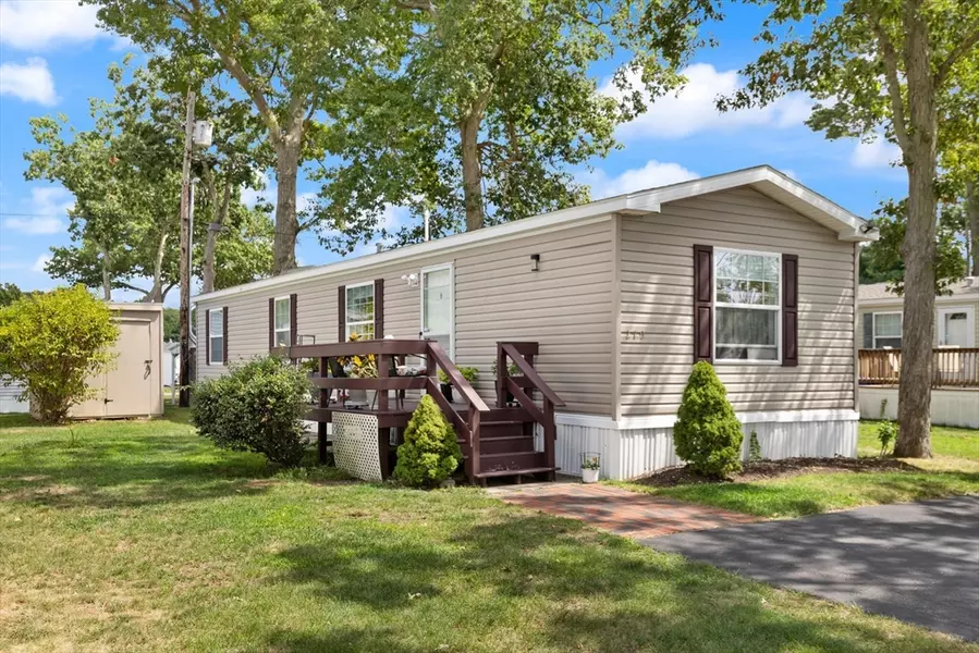 279 Lothrop St, Taunton, MA 02780