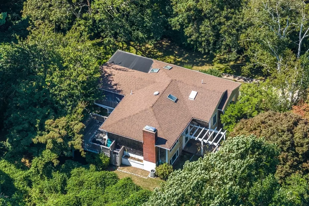 Falmouth, MA 02540,11 Barnabas Rd