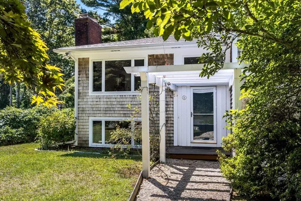 Falmouth, MA 02540,11 Barnabas Rd