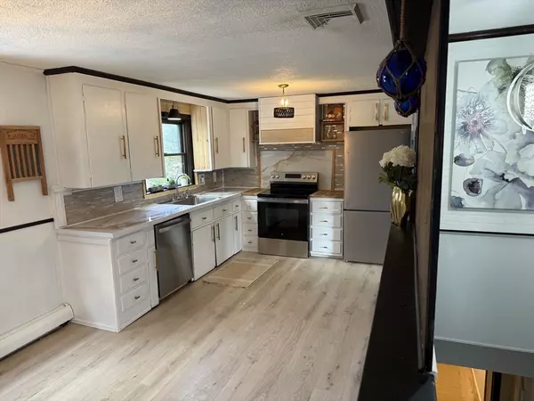 North Attleboro, MA 02760,11 Landry Avenue