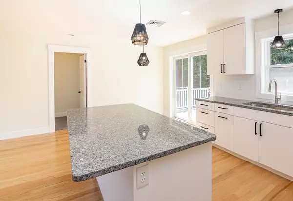 Dudley, MA 01571,9 Susan Drive