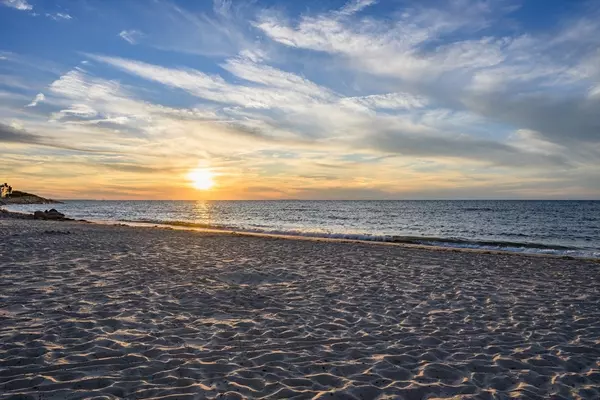 Dennis, MA 02641,40 Harbor Road