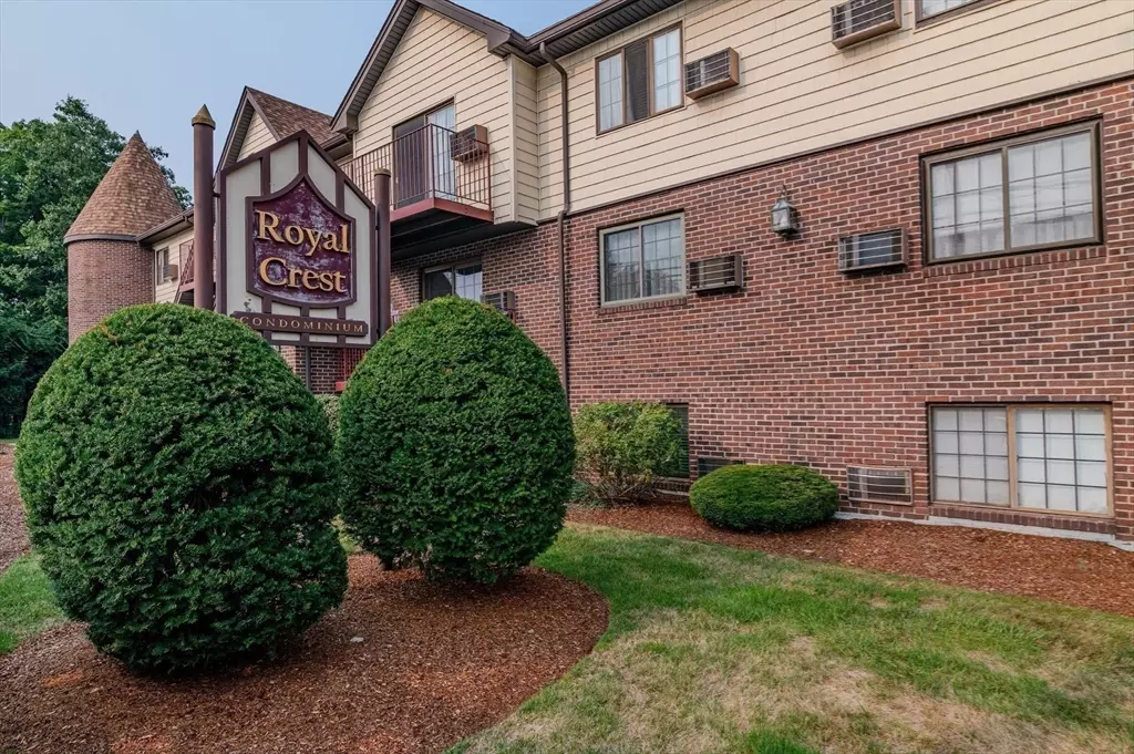 Randolph, MA 02368,9 Royal Crest Dr #12