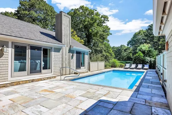 Mashpee, MA 02649,7 Brassie Way