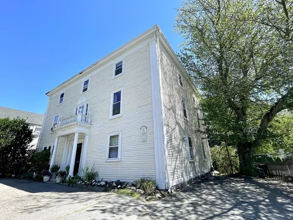 Marblehead, MA 01945,1 Green St. #2