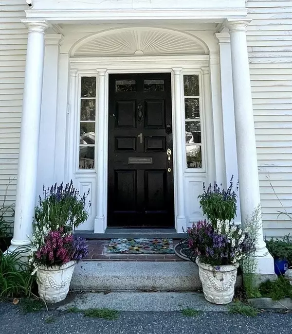 1 Green St. #2, Marblehead, MA 01945