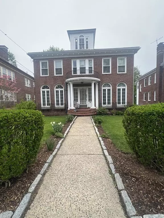 Newton, MA 02467,51 Algonquin #1