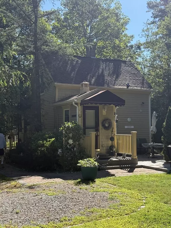 Westport, MA 02790,79 Center St