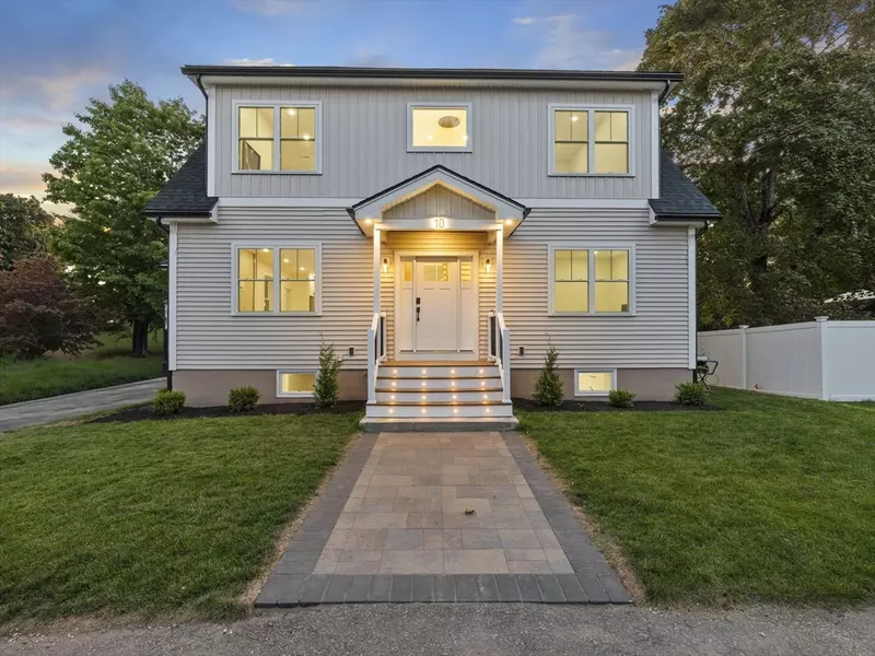 10 Ames St, Wakefield, MA 01880