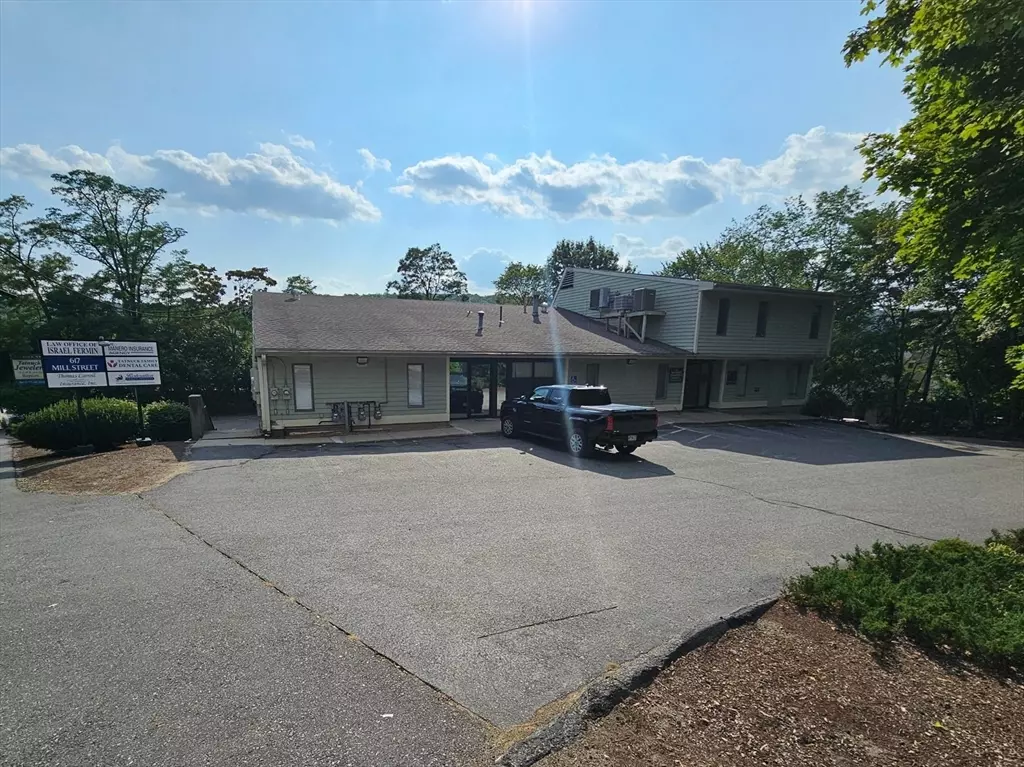 Worcester, MA 01602,617 Mill St #1