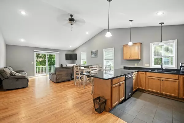 Greenfield, MA 01301,4 Silver Crest Ln #4