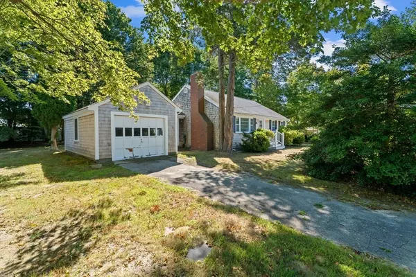 Falmouth, MA 02536,16 Carolyn Ln