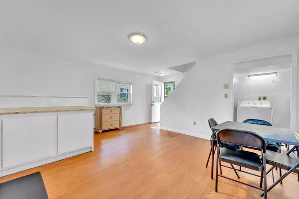 Haverhill, MA 01830,2 North St #3