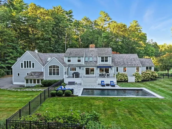 Norwell, MA 02061,10 Arrowhead Drive