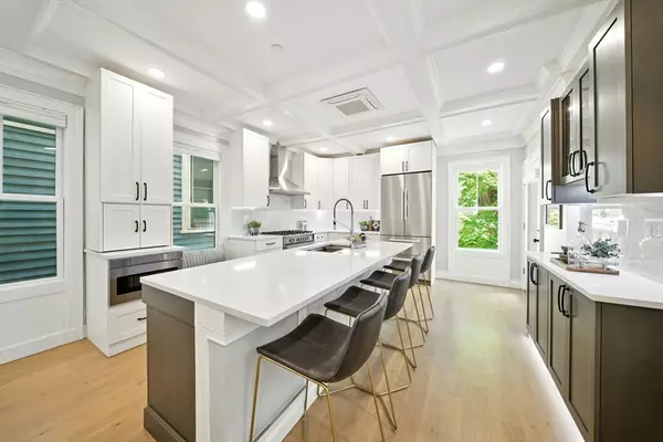 Cambridge, MA 02138,74-76 Dana St #2