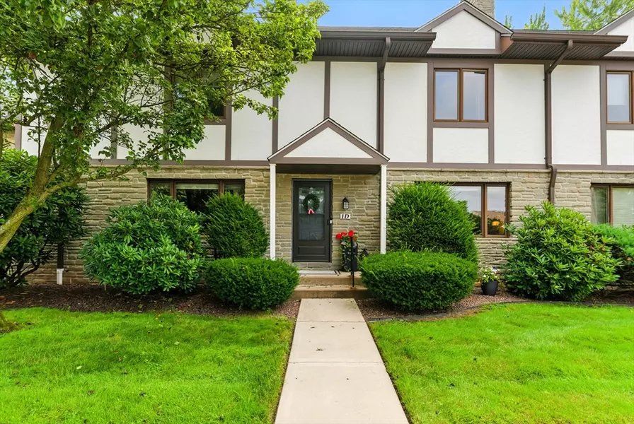 1 Castle Hill Rd #D, Agawam, MA 01001