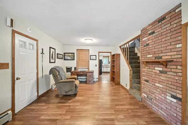 Westfield, MA 01085,8 Ellis St