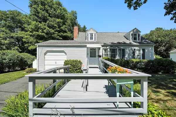 85 Fairview St, South Hadley, MA 01075