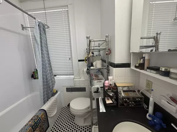 Boston, MA 02108,21 Beacon St #5D