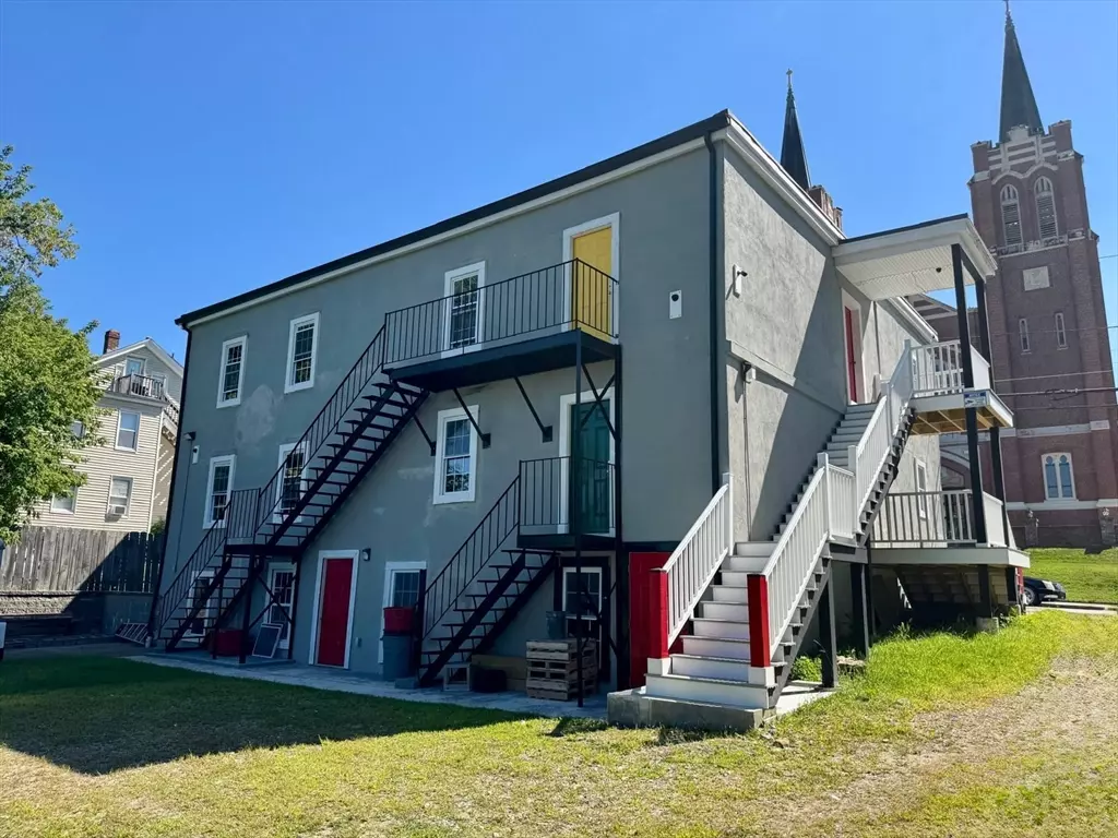 Webster, MA 01570,56 Whitcomb St