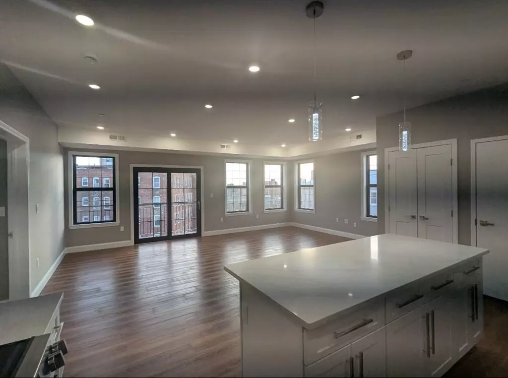 Lynn, MA 01902,13 Nahant Street #4A