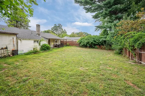 Fitchburg, MA 01420,35 Bernadette St