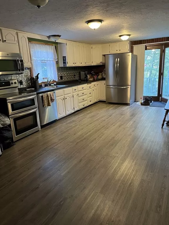 West Brookfield, MA 01585,221 Pierce Road