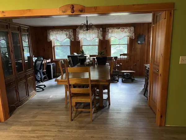 West Brookfield, MA 01585,221 Pierce Road