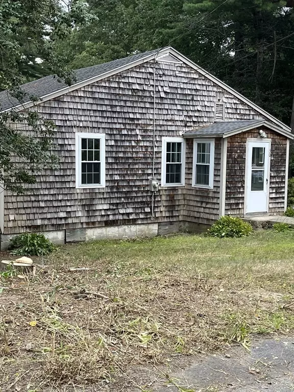 Halifax, MA 02338,30 Hickory
