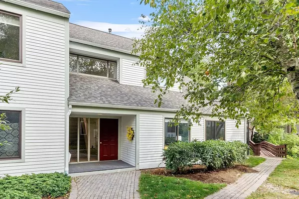 1 Concord Greene #7, Concord, MA 01742